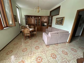 Mobili soggiorno in legno e tessuto