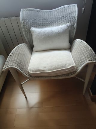 Sillón de mimbre blanco
