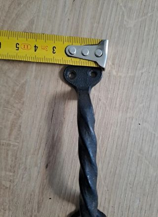 Tirador vintage de metal forjado