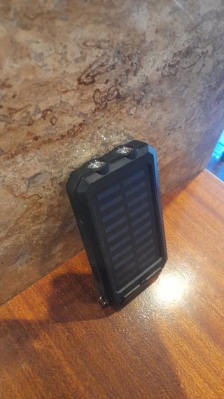 Cargador Solar Portátil + Cable de cargador