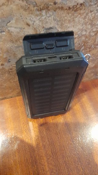 Cargador Solar Portátil + Cable de cargador