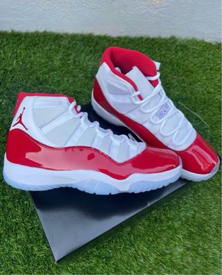 Air Jordan 11 Retro Cherry Rojo Blanco Talla 43