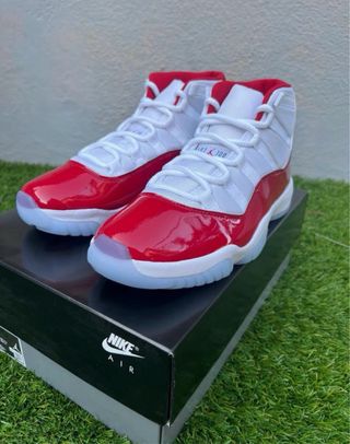 Air Jordan 11 Retro Cherry Rojo Blanco Talla 43