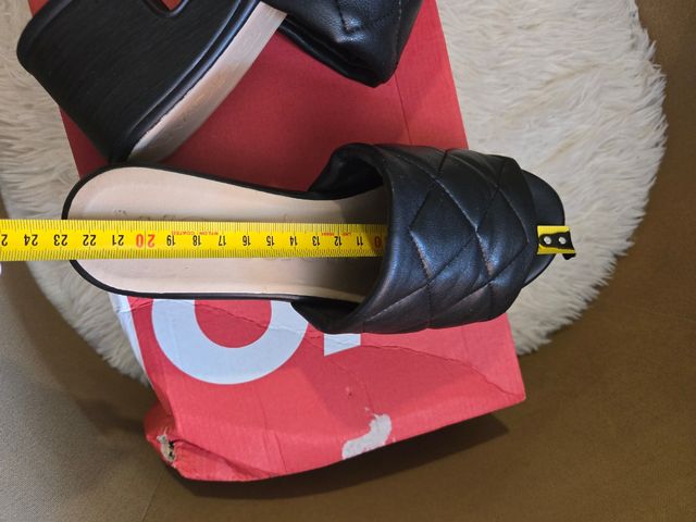 Zuecos Wonders Talla 36 Negro