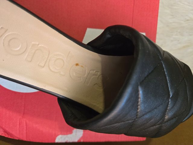 Zuecos Wonders Talla 36 Negro