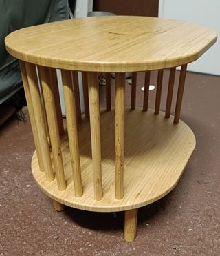 Mesita baja de madera ovalada