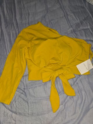 Blusa mostaza con lazada