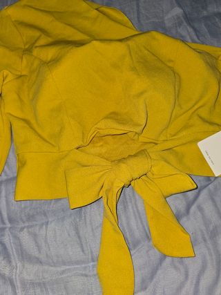 Blusa mostaza con lazada