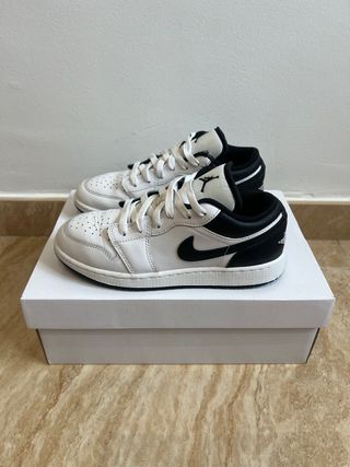 Zapatillas Jordan 1 Low Blancas y Negras