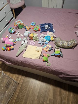 Lote Juguetes Bebé Peluches y Sonajeros