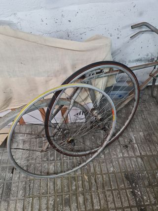 Bicicleta Antigua frenos de varilla.