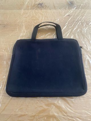 Funda portátil negra 30x32cm