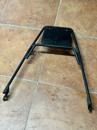 Herraje Porta Baúl.  Moto Daelim S2 125.