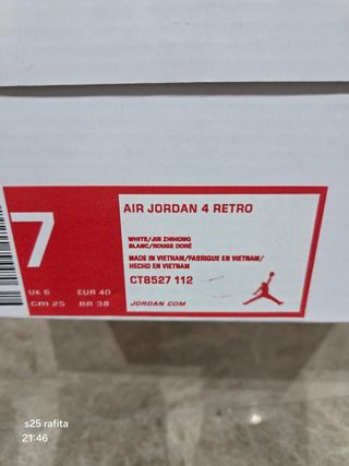 Zapatillas Jordan Blancas y Rojas