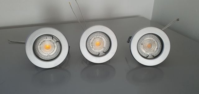 Focos con lámparas LED (3 unidades)