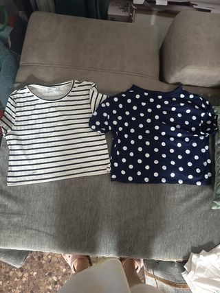 Conjunto de 2 camisetas : rayas y lunares