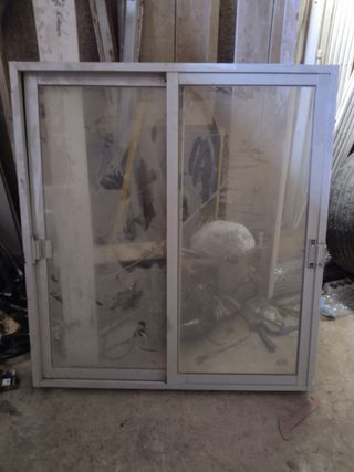 Ventana corredera de aluminio con cristal