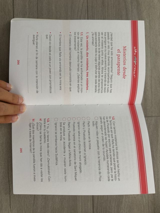 Misterios desde el parapente (Altamar) (Spanish...