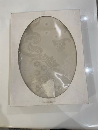 Mantel de mesa beige y blanco de tela