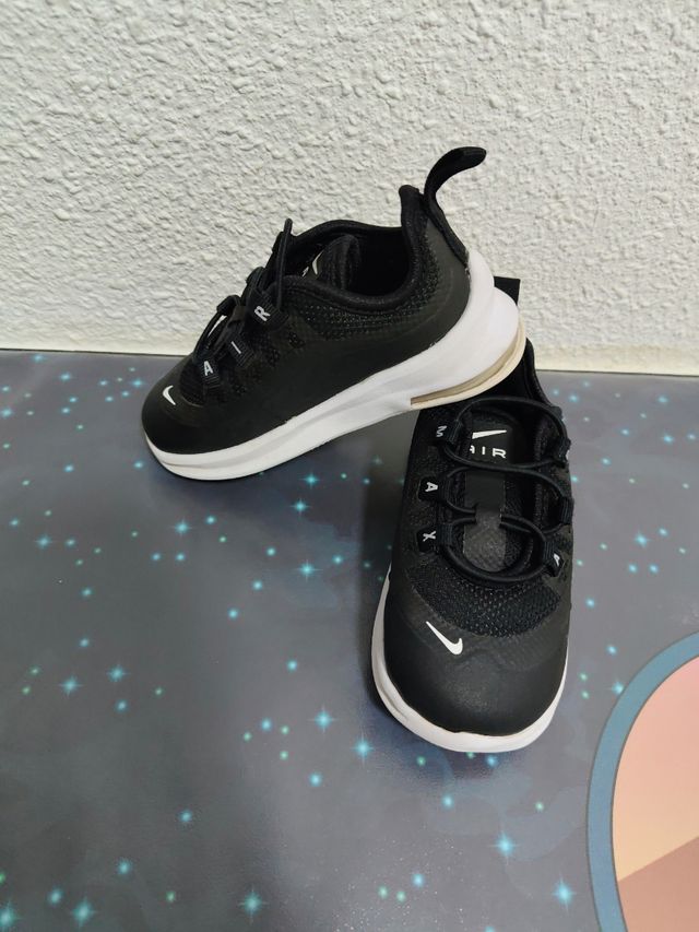 Sapatilhas Nike Air Max para menino Tamanho 23.5