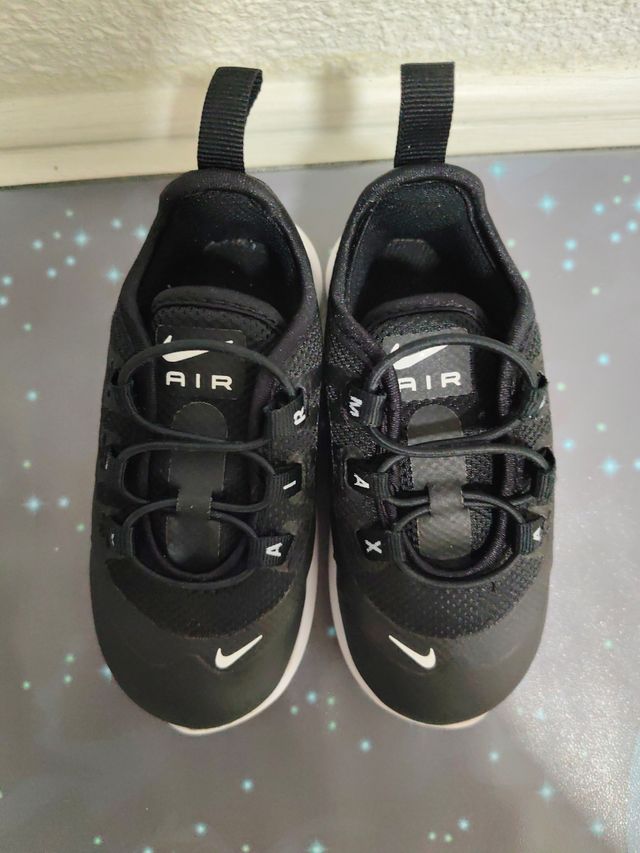 Sapatilhas Nike Air Max para menino Tamanho 23.5