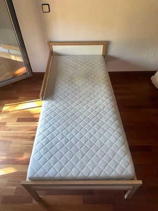 Cama infantil de madera