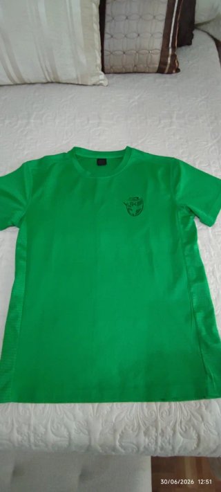 Sudadera deportiva Givova verde y negra