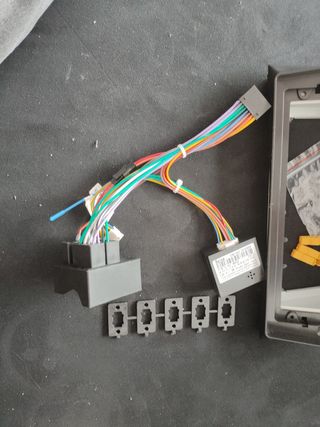 Kit de instalación radio coche. No se el modelo