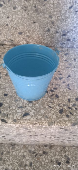 Vasi da appendere colorati