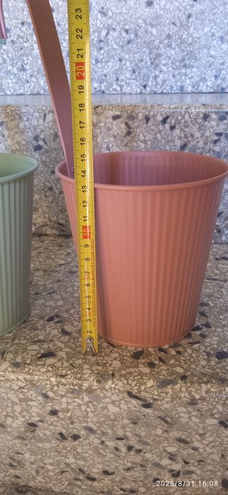 Vasi da appendere colorati