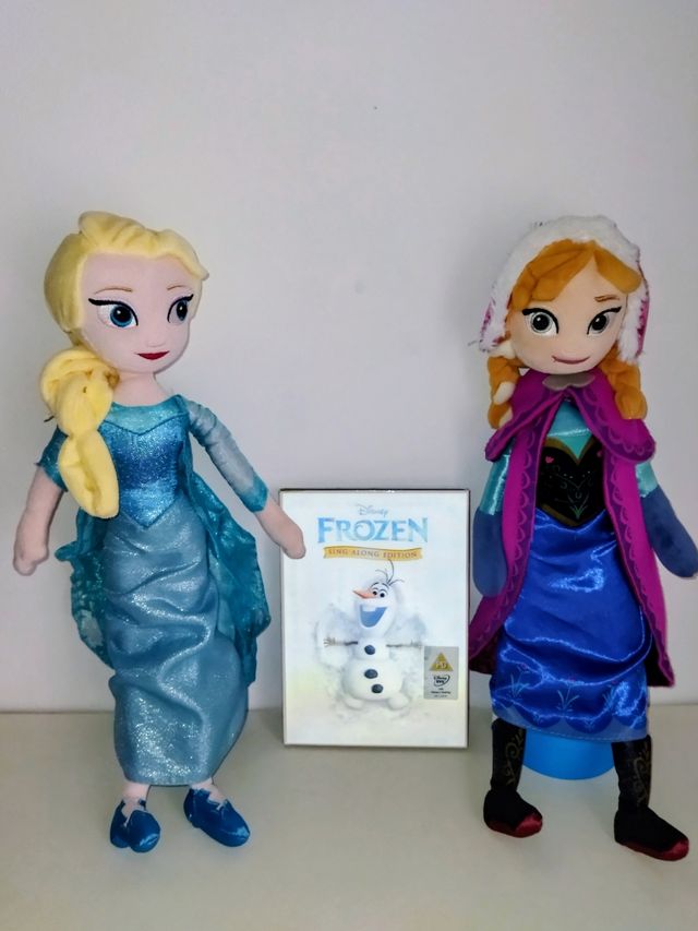 DVD Frozen Sing Along + muñecas Elsa y Ana