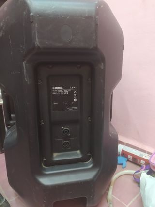 Altavoz Yamaha Negro