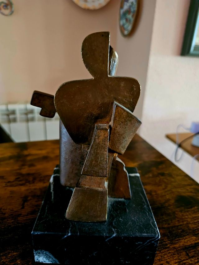 Escultura cubista Miguel Guía