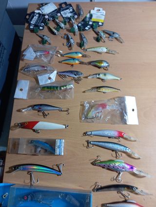 Lote de señuelos de pesca