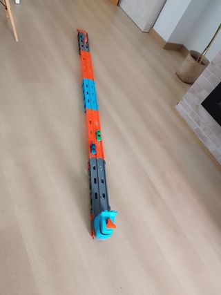 Camión Hot Wheels con Coches