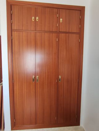 Marco y puertas armario (marco, puertas y altillo)