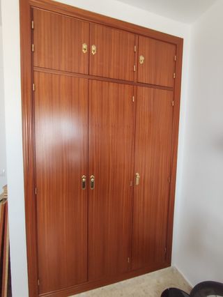 Marco y puertas armario (marco, puertas y altillo)