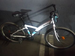 Bicicleta B'TWIN Blanca