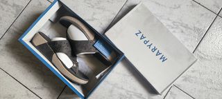 Sandalias Mary Paz grises abiertas mujer