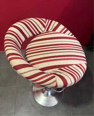 Taburete de cocina regulable recien tapizado