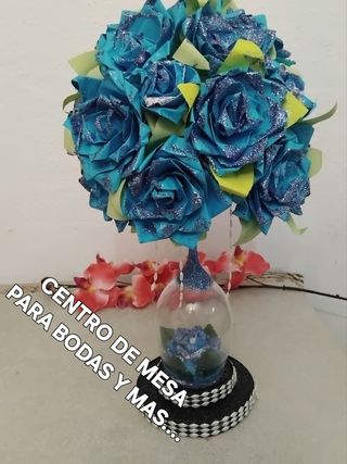 Centro de Mesa Flores Papel y Cristal. OFERTA