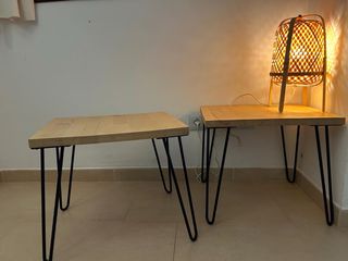 Mesitas de noche de madera y metal