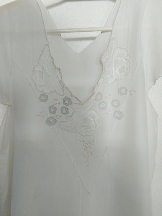Camisón crudo con bordado seda