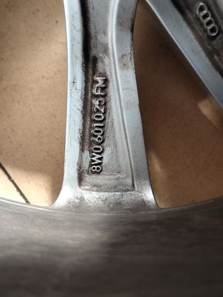 Llantas Audi R18 con Neumáticos