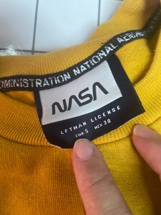 Sudadera NASA amarilla