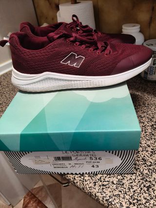 Zapatillas granates