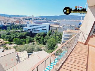 Piso amplio y soleado con terraza. Ensanche, Alcoy