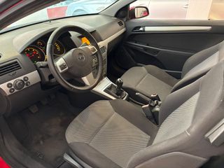 Opel Astra GTC 2009