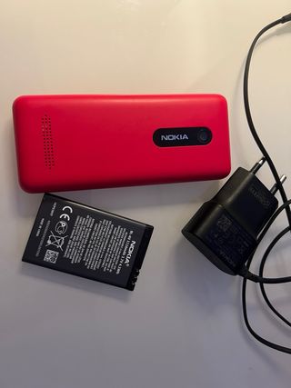 Nokia Rosso con caricabatterie e batteria