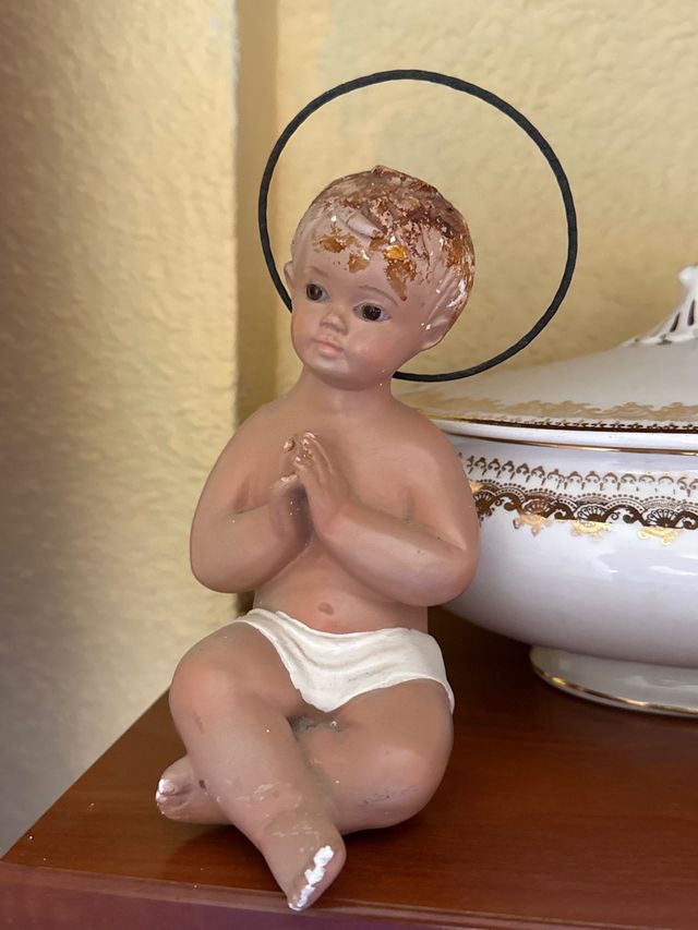 Niño Jesús figura religiosa